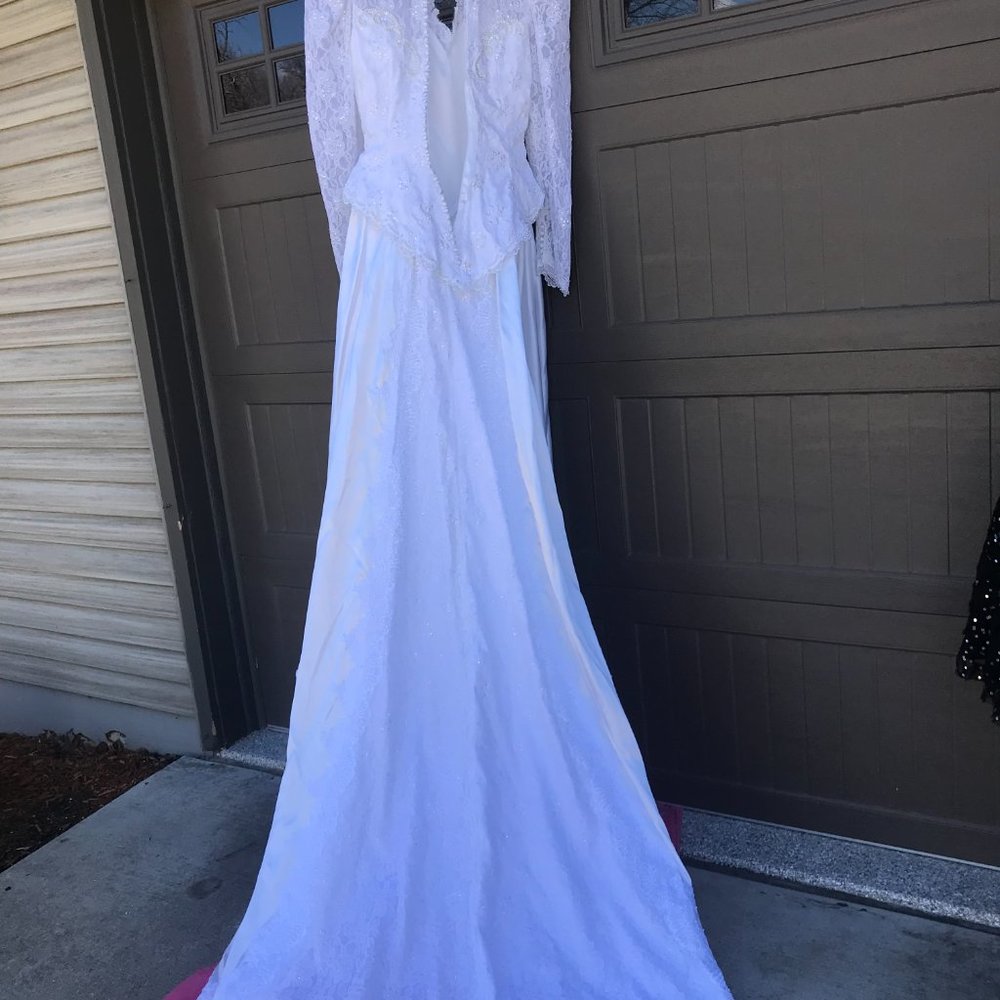 Wedding Dress - Picture 11 of 11